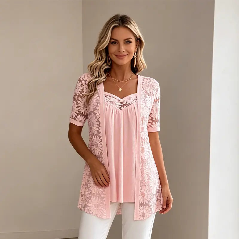 👚 Bluză elegantă și la modă, cu inserții din dantelă și plasă